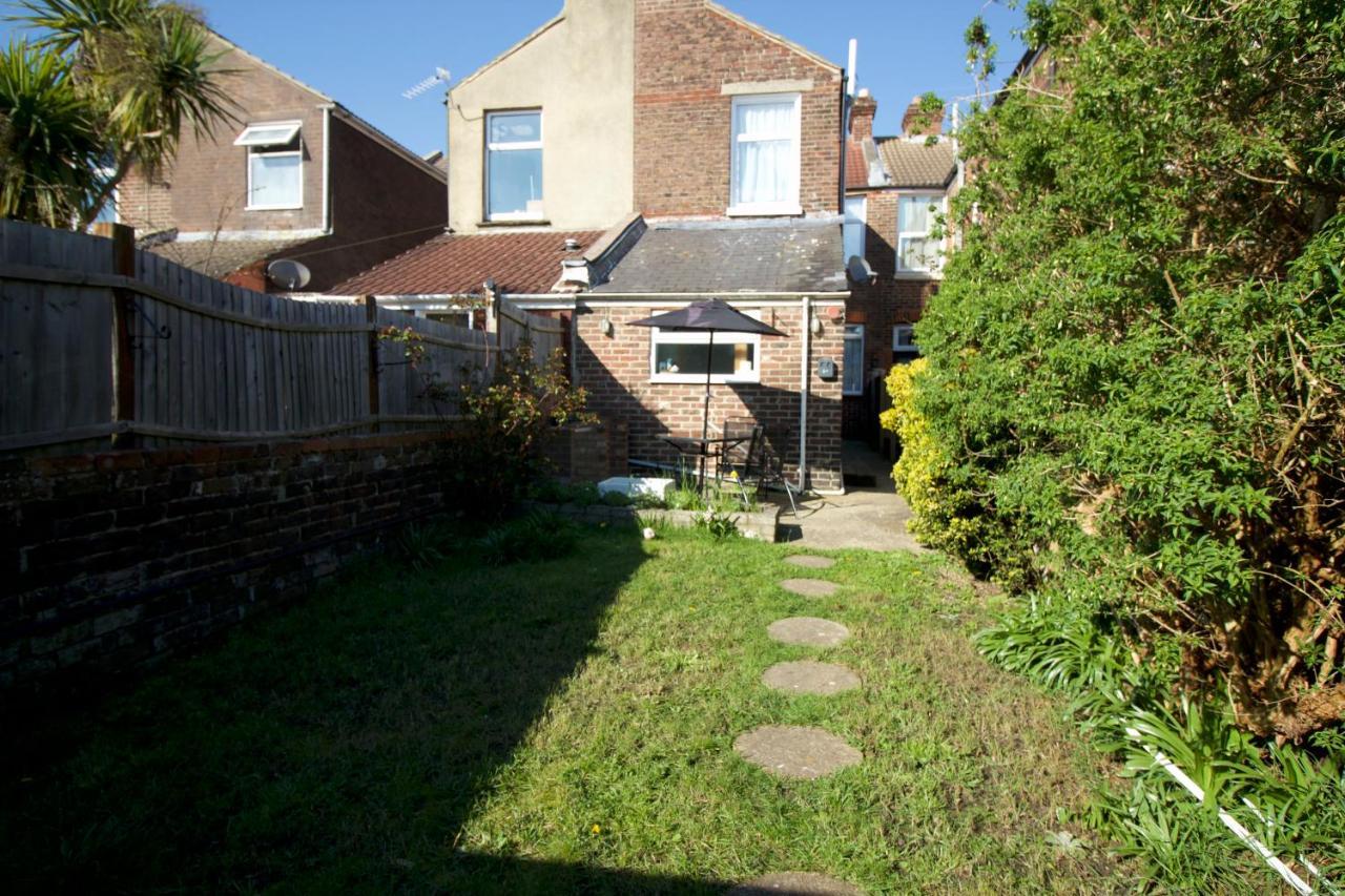 Thirty Barons Villa Southsea Bagian luar foto